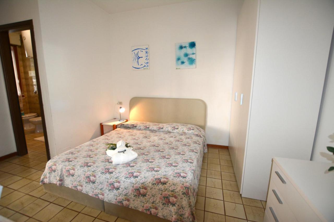Lignano With Pool Apartment Lignano Sabbiadoro Exterior photo